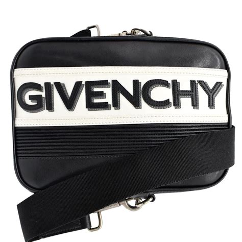 Givenchy: Black MC3 Bag 